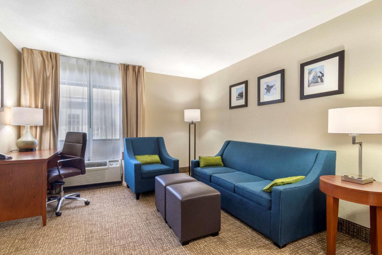 Comfort Inn & Suites - Near Robins Air Force Base Main Gate Warner Robins Esterno foto