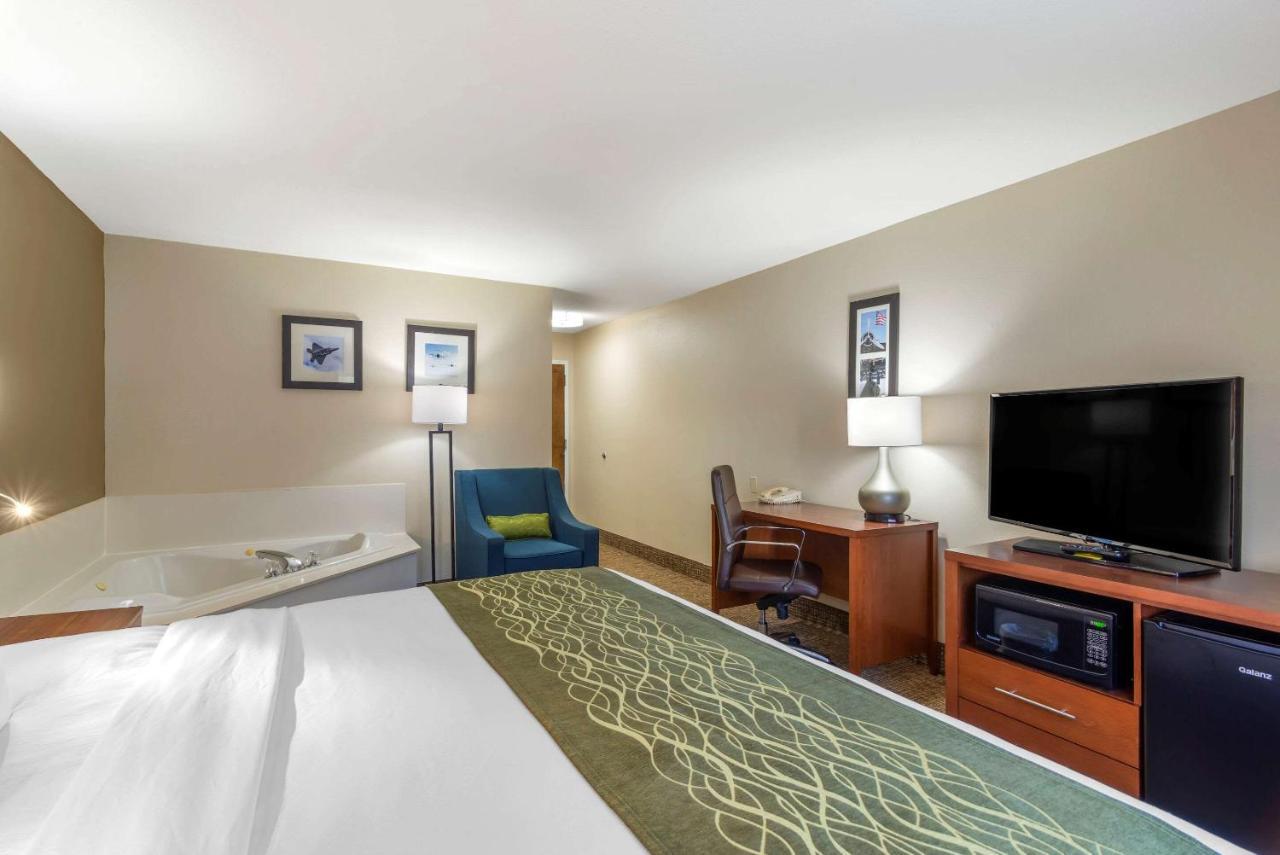 Comfort Inn & Suites - Near Robins Air Force Base Main Gate Warner Robins Esterno foto