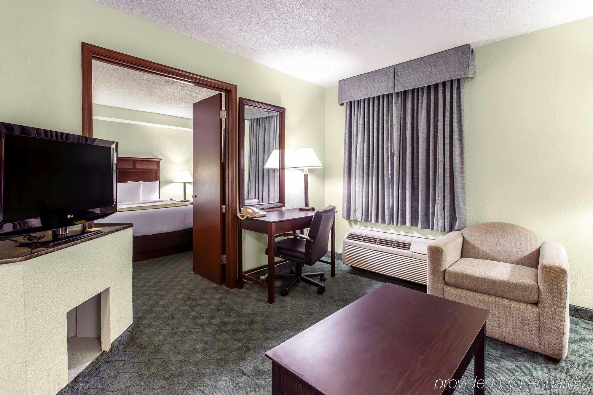 Comfort Inn & Suites - Near Robins Air Force Base Main Gate Warner Robins Esterno foto